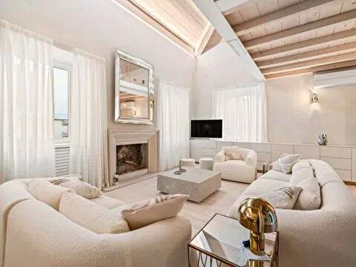 Appartamento con 5 locali in affitto in Via San Mamaso No Number, Centro Storico, Verona