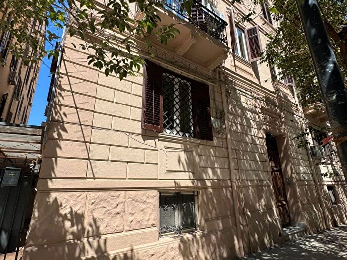 Appartamento con 5 locali in affitto in Via Catania, Politeama Ruggiero Settimo, Palermo
