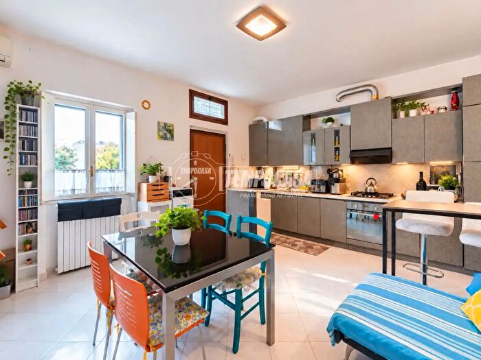 Appartamento trilocale in vendita in Via Fratelli di Dio, Sesto San Giovanni