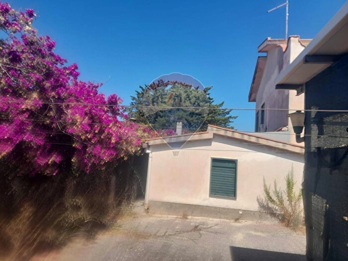 Casa con 9 locali in vendita in Contrada Cusatino Snc, Serradifalco