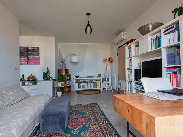 Appartamento trilocale in vendita in Via Genova, Prato