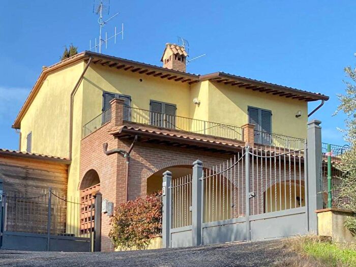 Appartamento trilocale in affitto in Corciano