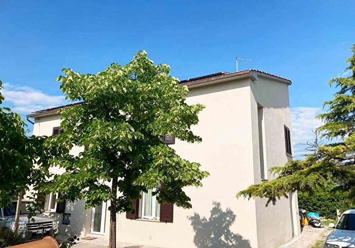 Casa con 10 locali in vendita in Montepulciano