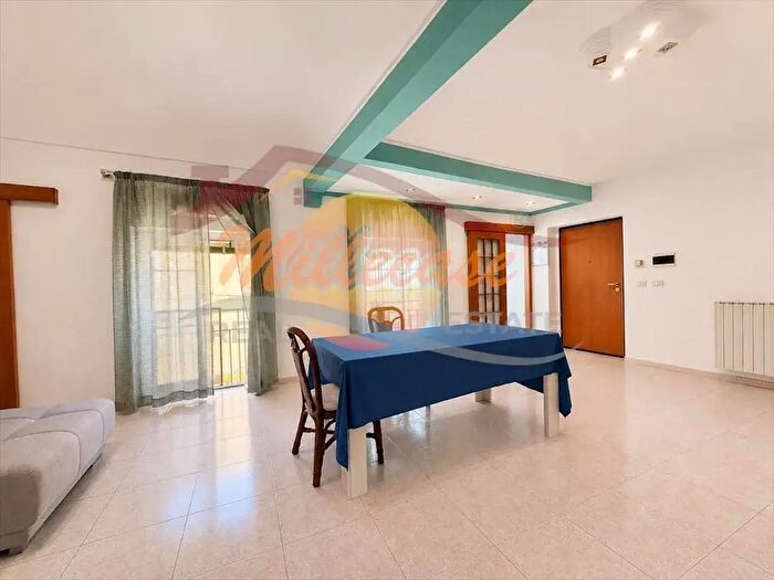 Appartamento trilocale in vendita in Via Caltanissetta, Siracusa