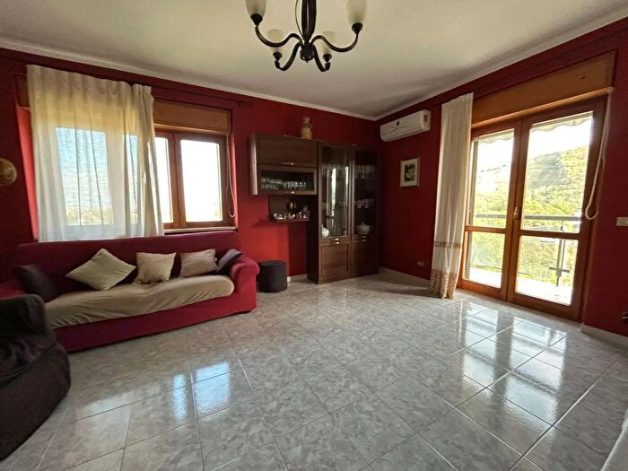 Appartamento quadrilocale in vendita in Via Gregorio Lamanna, Cosenza