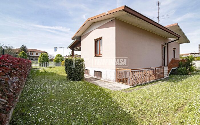 Case in Vendita e in Affitto - 3