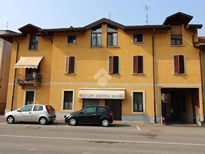 Casa con 5 locali in vendita in Via C Battisti, Arcore