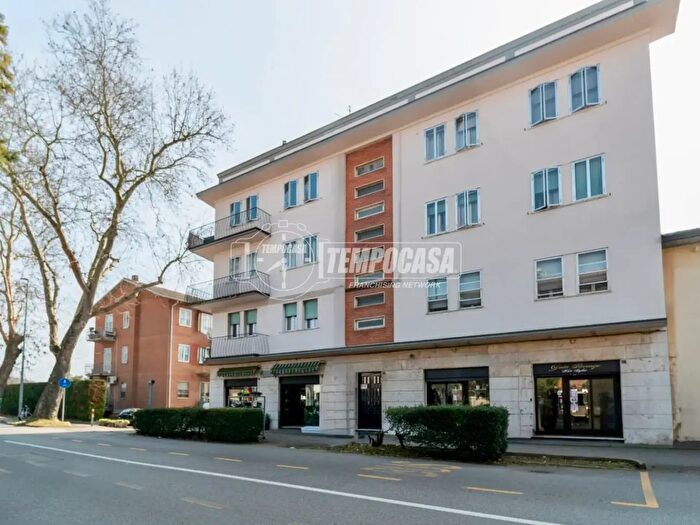 Appartamento quadrilocale in vendita in Via Comacchio, Ferrara