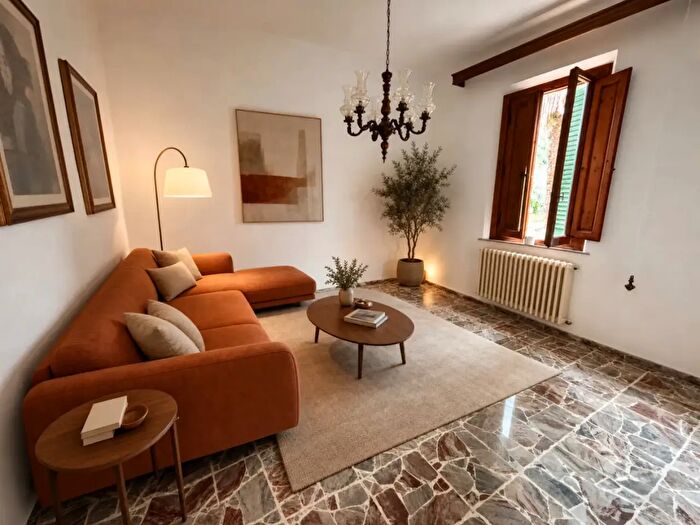 Casa con 6 locali in vendita in San Miniato