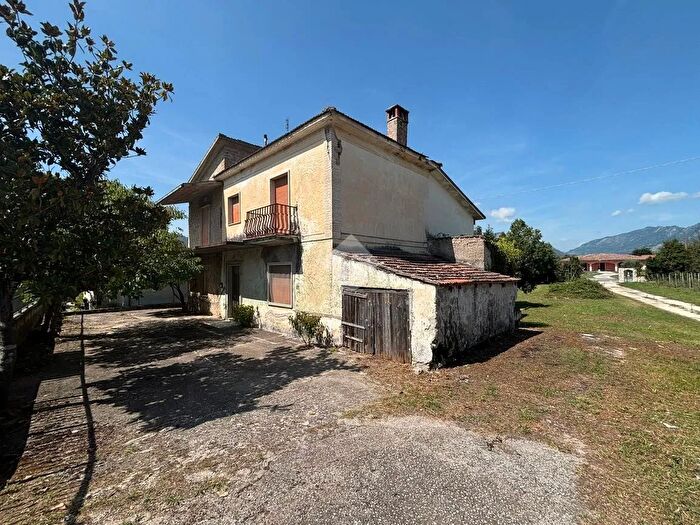 Casa con 6 locali in vendita in Via San Pasquale, Cassino