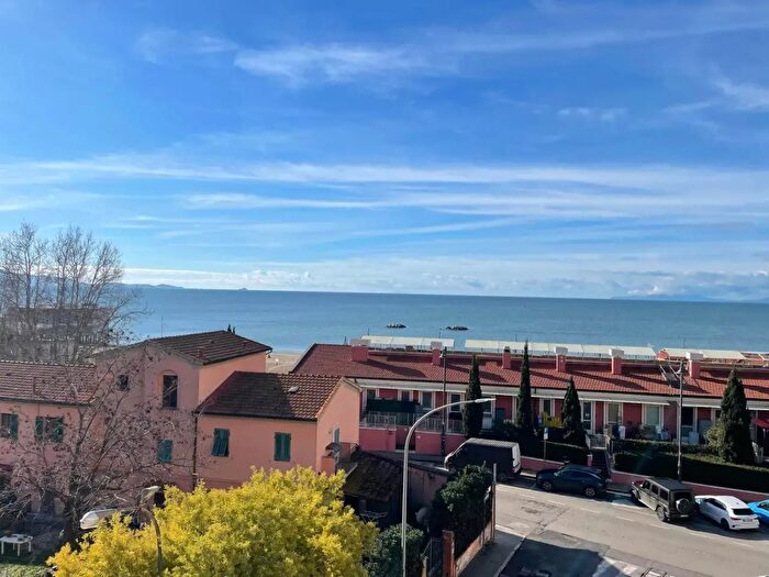 Appartamento trilocale in vendita in Follonica