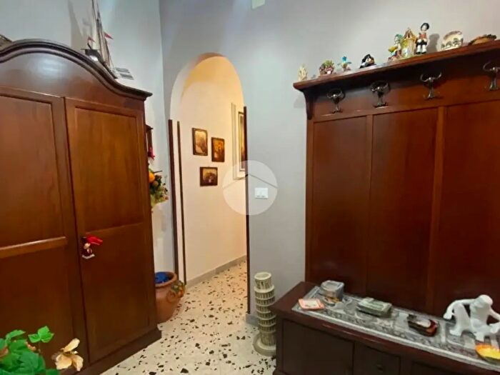 Appartamento trilocale in vendita in Via Buonriposo, Palermo