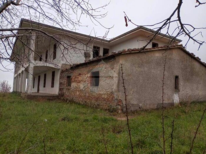 Casa con 6 locali in affitto in Centro, Dipignano