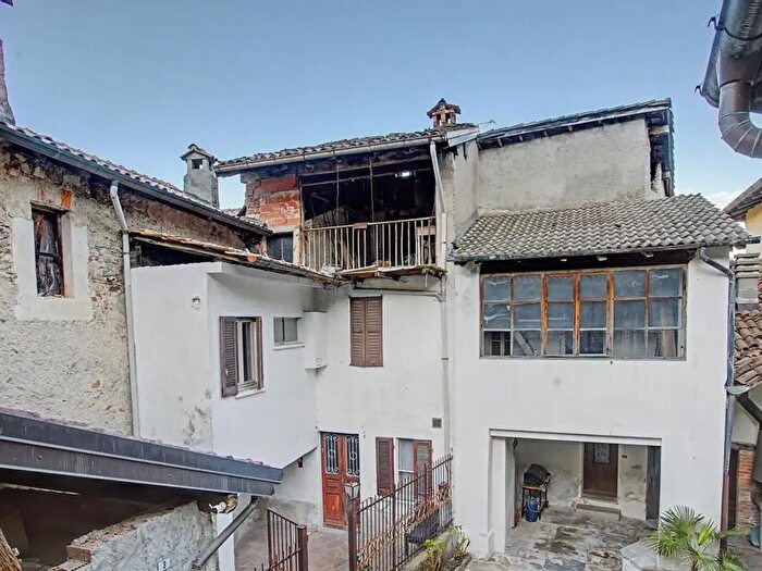 Casa con 5 locali in vendita in Via Giorgetti, Brissago Valtravaglia