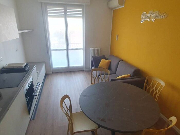 Appartamento quadrilocale in affitto in Via Leopoldo Marchetti, Pezzotti Meda, Milano