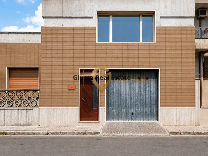 Casa trilocale in vendita in Via Massimo dAzeglio, San Pancrazio Salentino