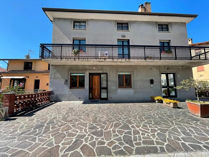 Appartamento con 5 locali in vendita in Via del Chiascio Gubbio, Gubbio