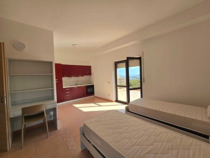 Appartamento con 6 locali in affitto in Via Solferino, Santa Maria, Catanzaro
