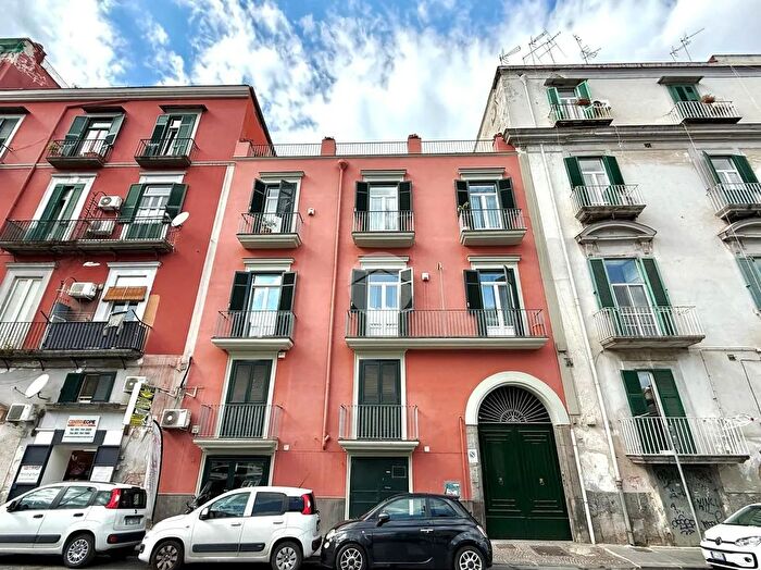 Appartamento con 5 locali in vendita in Riviera di Chiaia, Napoli