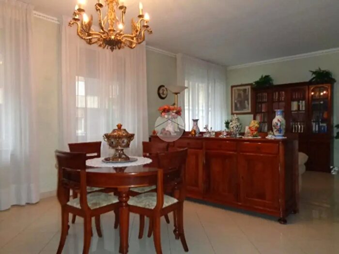 Appartamento trilocale in vendita in Via Trento, Stradella