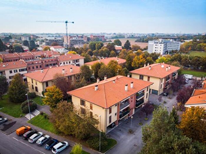 Appartamento trilocale in vendita in Via Sarca, Monza