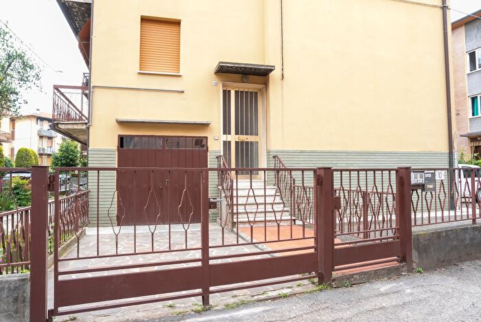 Appartamento quadrilocale in vendita in Via Caduti di Cefalonia, Imola