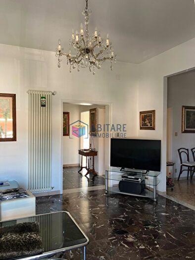 Appartamento con 6 locali in vendita in Livorno