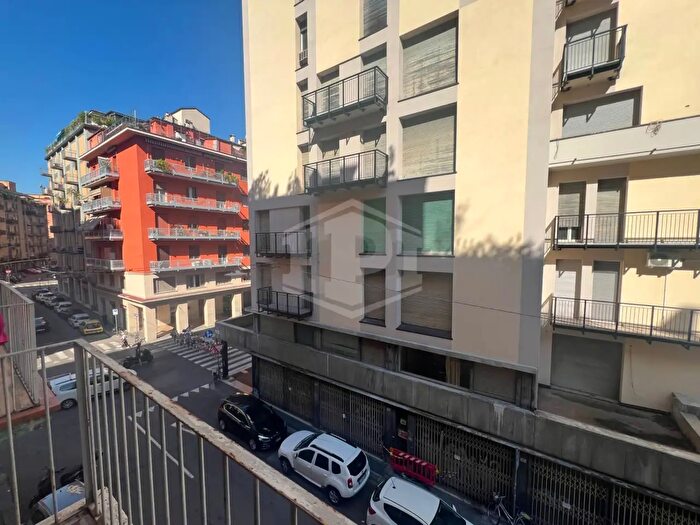 Appartamento quadrilocale in vendita in Via delle Lame, Bologna