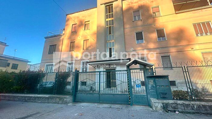 Appartamento quadrilocale in vendita in Via Giulio Cesare Falco, Capua