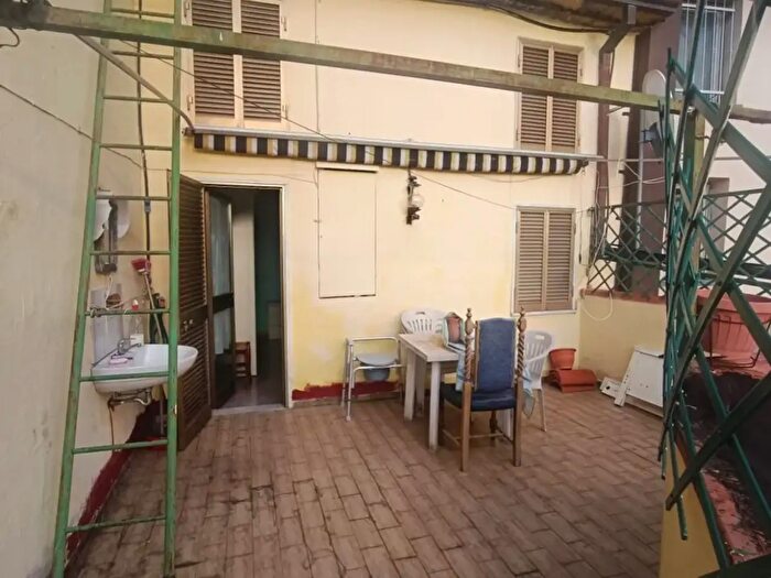 Casa quadrilocale in vendita in Massa