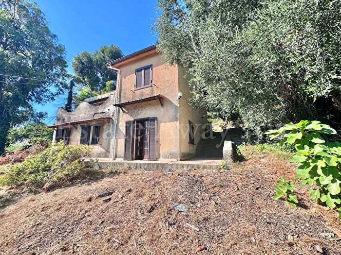 Casa quadrilocale in vendita in Strada Solaro, Solaro, Sanremo