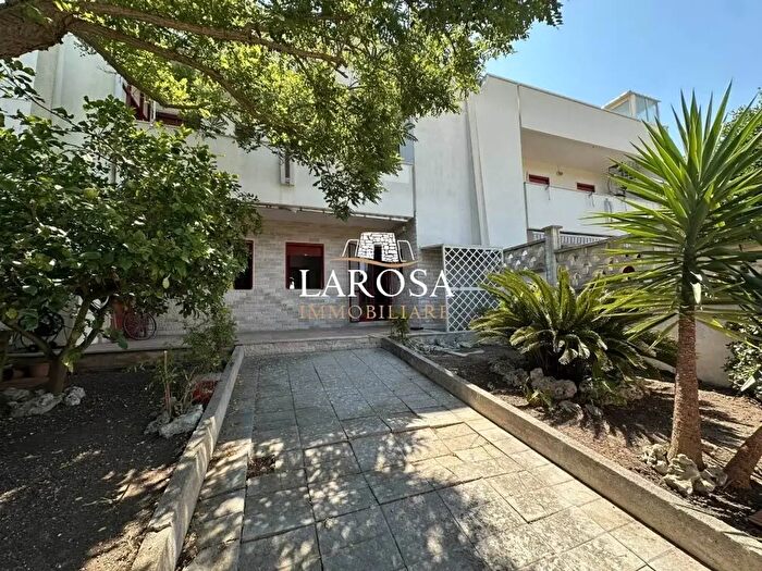 Casa con 5 locali in vendita in Via Giacomo Leopardi, Melendugno