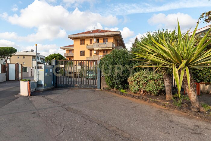 Appartamento con 7 locali in vendita in Via Giovanni Guglielmino, Tremestieri Etneo