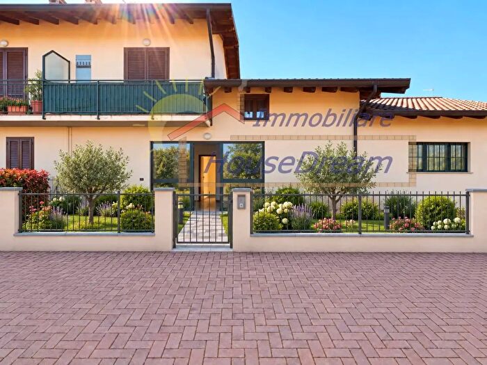 Appartamento trilocale in vendita in Borgo Ticino