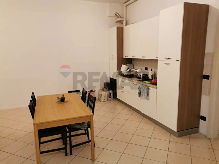 Appartamento trilocale in affitto in Bologna