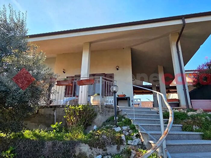 Casa con 7 locali in vendita in Via Roma, Cantalupa