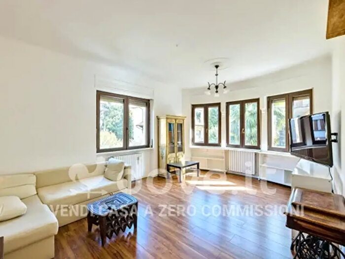 Casa con 6 locali in vendita in Via Nuvolone Carlo Francesco, Varese