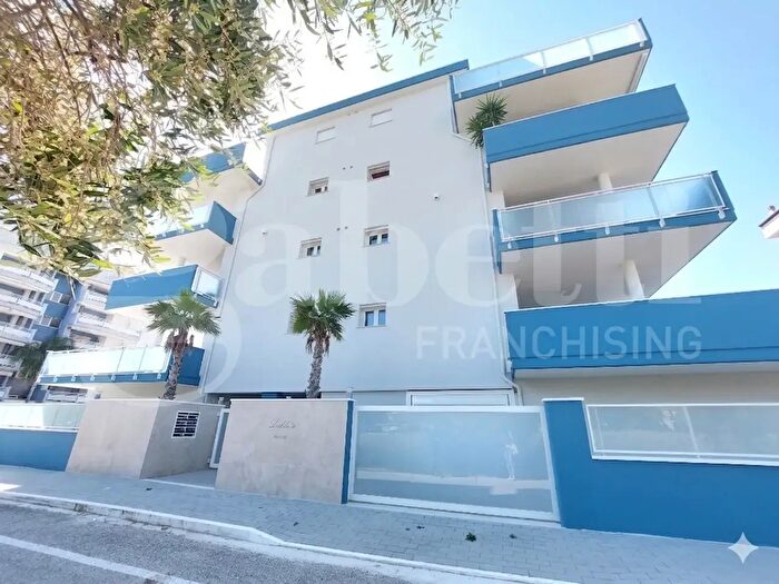 Appartamento trilocale in vendita in Via E Flaiano Snc, Alba Adriatica