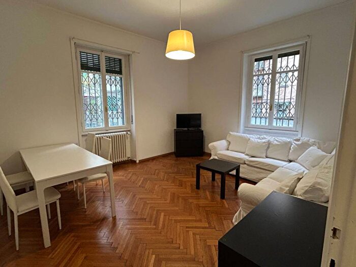 Appartamento trilocale in affitto in Viale Beatrice dEste, Bocconi, Milano