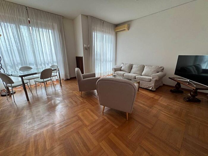 Appartamento trilocale in affitto in Piazzale Libia, Cadore, Milano