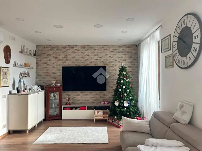 Appartamento quadrilocale in vendita in Via Bologna, Genova