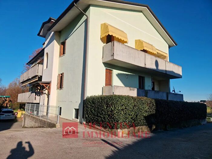 Appartamento quadrilocale in vendita in Strada Marosticana U, Vicenza