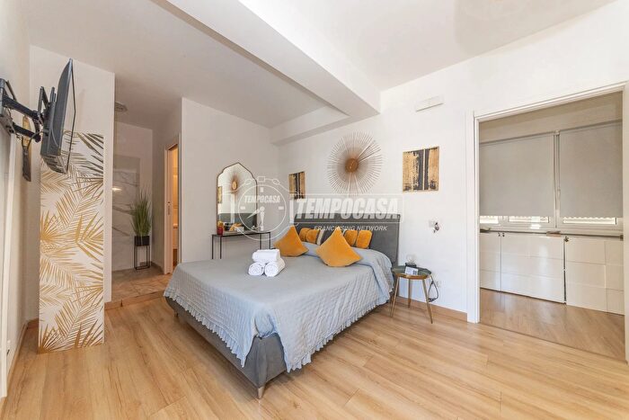 Appartamento trilocale in vendita in Via Cipro, Roma