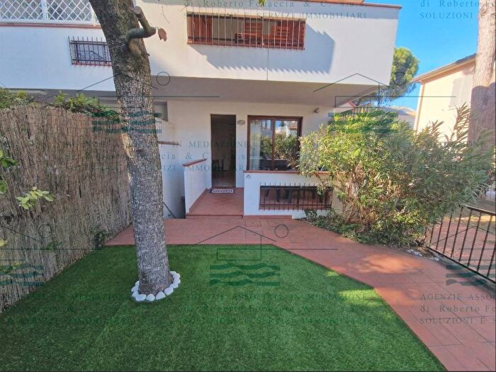 Appartamento trilocale in affitto in Viale Saverio Mercadante, Mare, Cervia