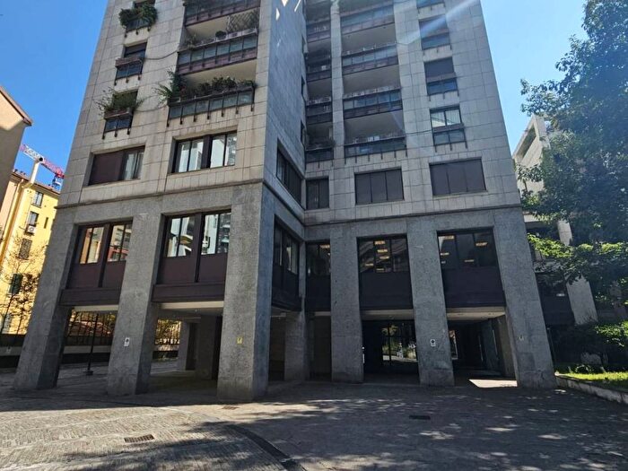 Appartamento trilocale in affitto in Viale Monte Grappa, Porta Nuova, Milano