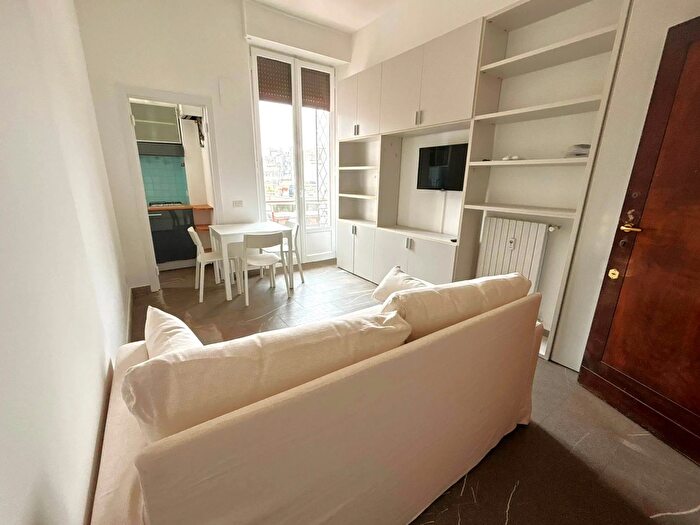 Appartamento bilocale in affitto in Milano Repubblica Stazione Centrale Via Carlo Tenca, Milano