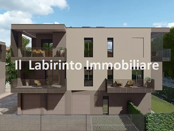 Appartamento trilocale in vendita in Via Canal Grande, Faenza