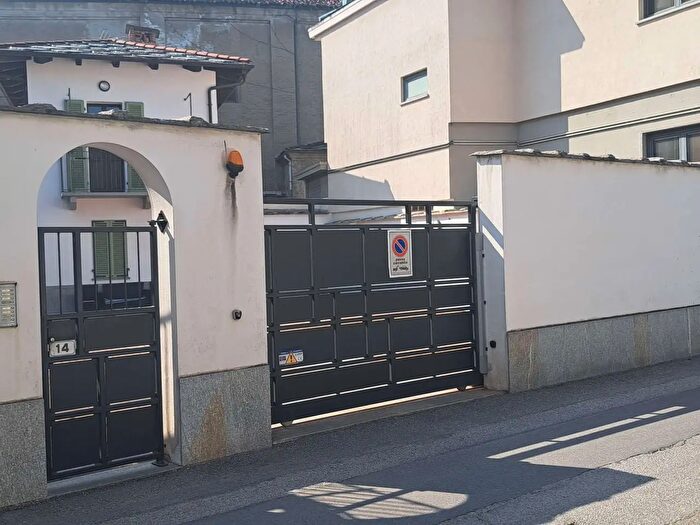 Appartamento trilocale in vendita in Via Re Umberto, Cavour