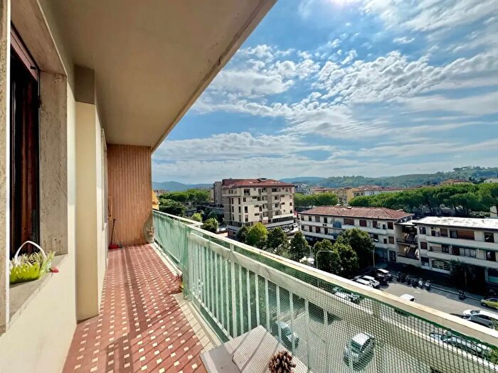 Appartamento quadrilocale in vendita in Largo Guido Novello Snc, Firenze