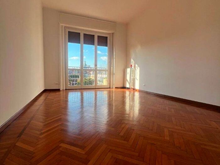 Appartamento trilocale in affitto in Via Crocefisso, Carrobbio, Milano